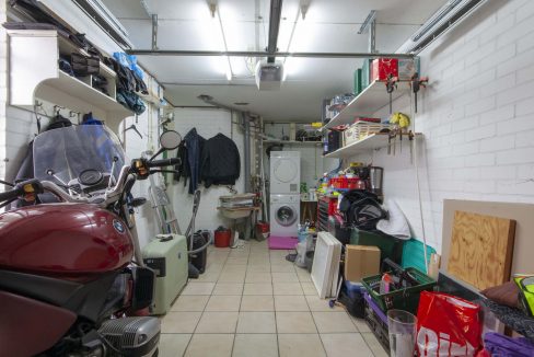 Twee-onder-een-kapwoning-Alblasserdam-garage-2-Wolfspoot-1