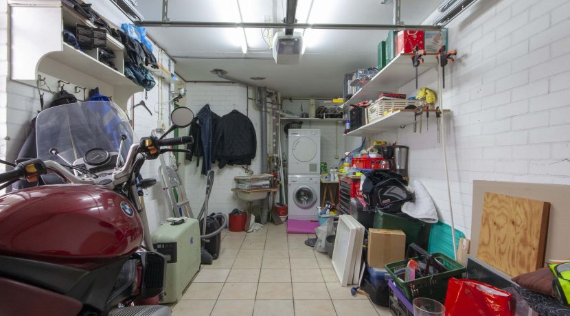 Twee-onder-een-kapwoning-Alblasserdam-garage-2-Wolfspoot-1